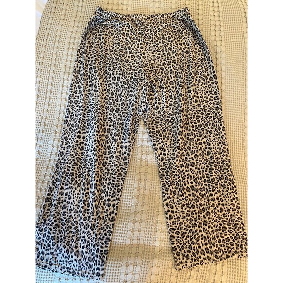 Croft & Barrow Womens Size Large Cheetah top & Bottom PJ’s Soft Comfy Casual - Picture 8 of 12